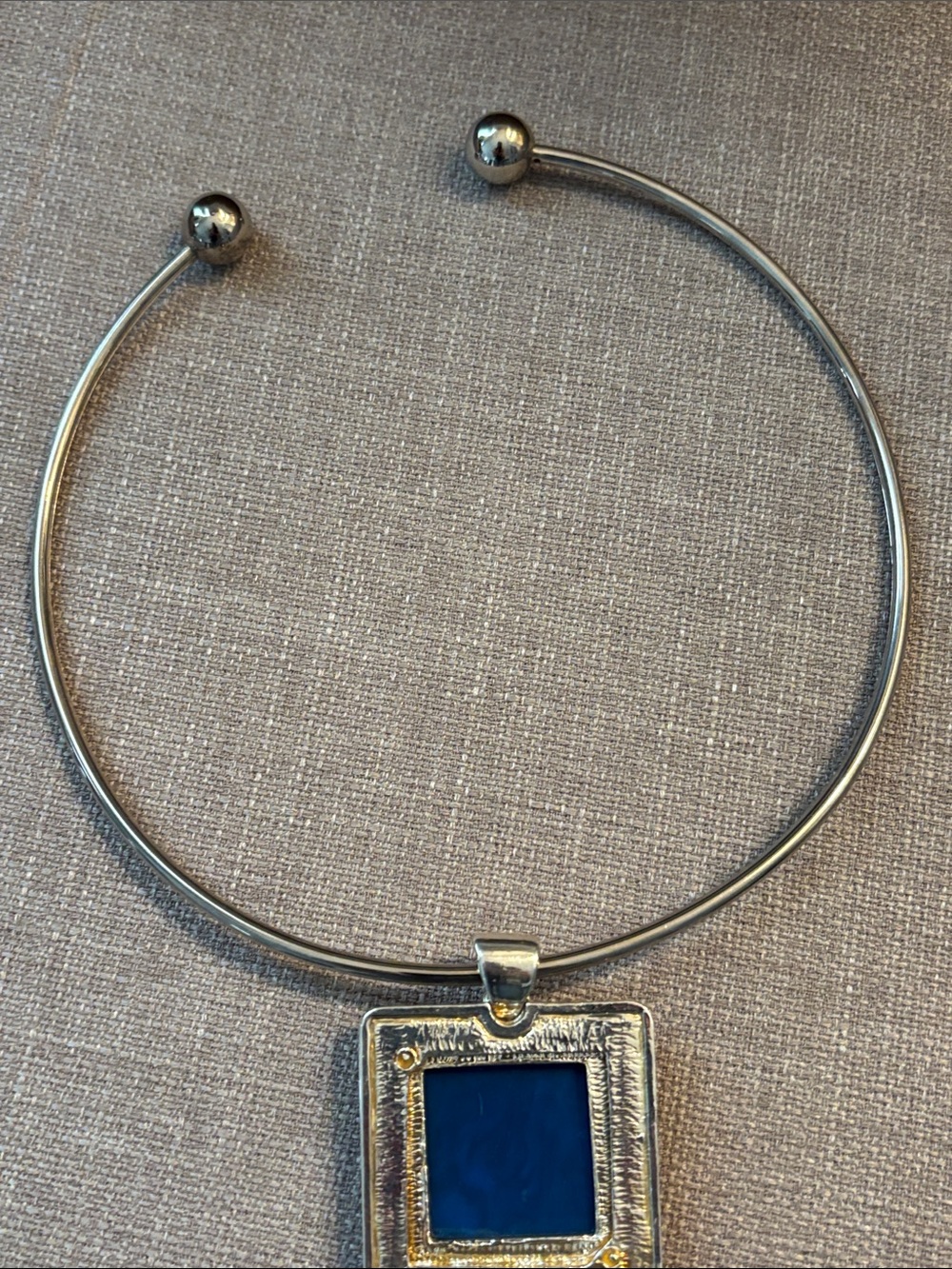 Vintage signed BEST silver tone pendant and necklace - Picture 4 of 6